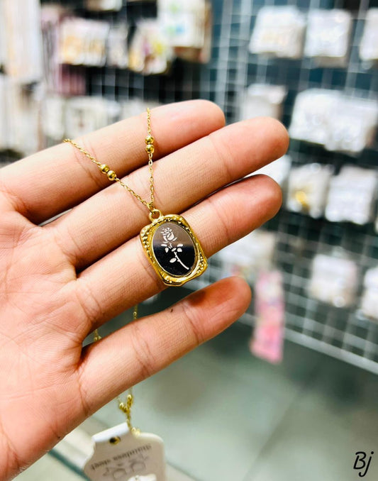 Fancy Beautiful Stainless Steel Mirror Rose Flower Pendants For Her