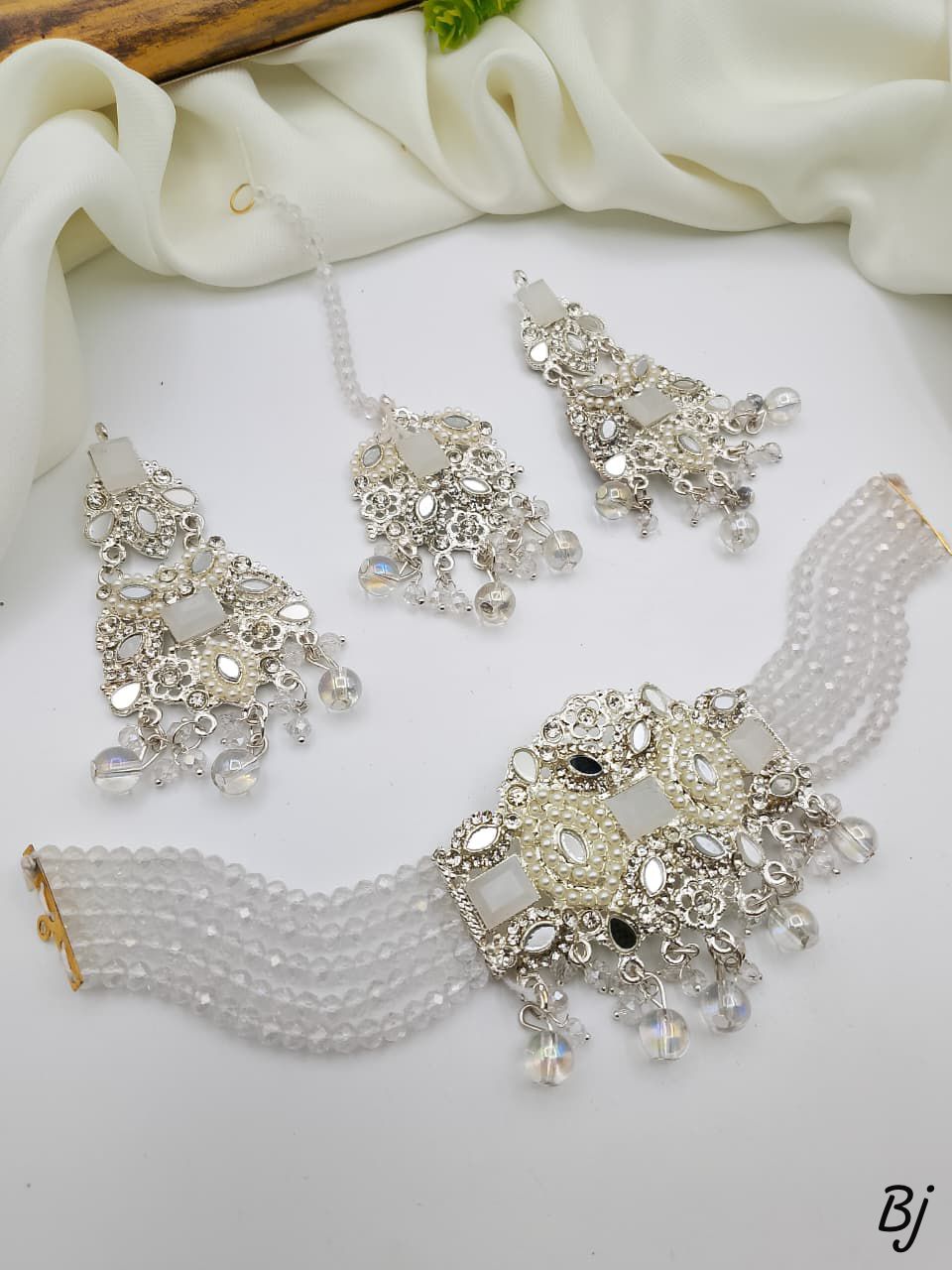 Fancy Beautiful Delicate Design Manjoos Choker Set With Earings And Tika For Her