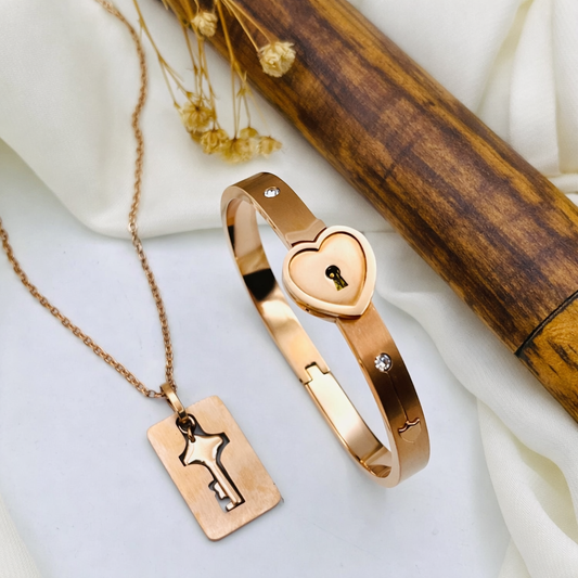 Fancy Beautiful Anti Tarnish Stainless Steel Lock Bracelet And Key Necklace For Her