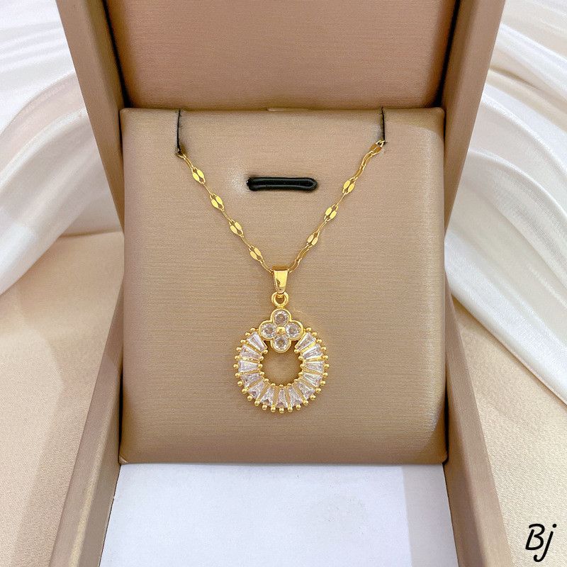Fancy Beautiful Gold Plated Stainless Steel Zircon Work Pendants For Her
