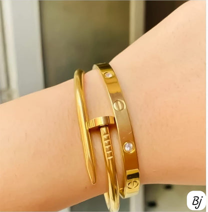 Fancy Beautiful Gold Plated Stainless Steel Cartier Combo Deal For Her