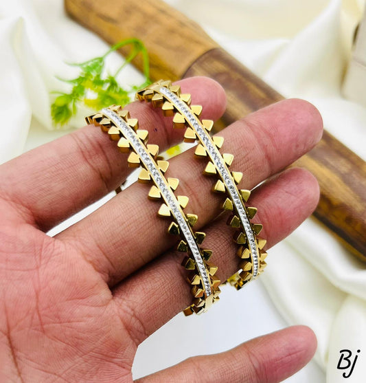 Fancy Beautiful Geometric Style Stainless Steel One Line Zircon Stone Hand Cuffs For Her